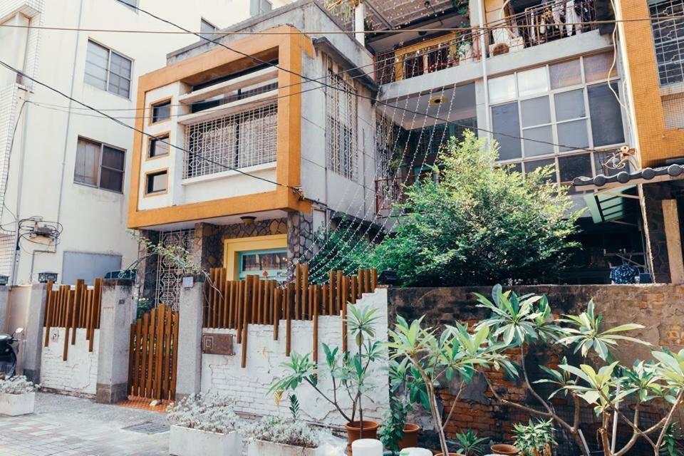 With Inn Hostel Kaohsiung Eksteriør billede