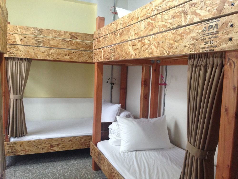 With Inn Hostel Kaohsiung Eksteriør billede