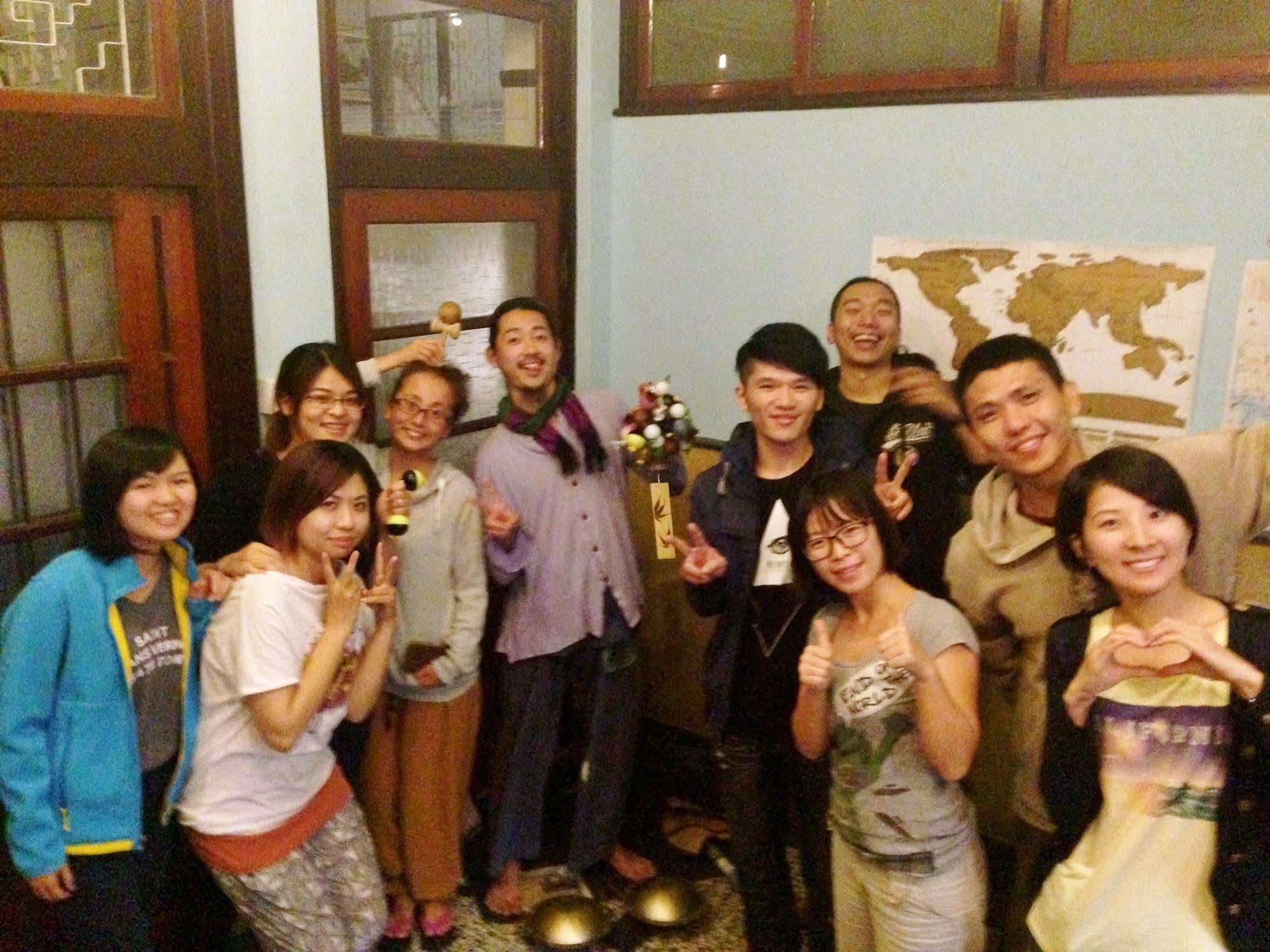 With Inn Hostel Kaohsiung Eksteriør billede