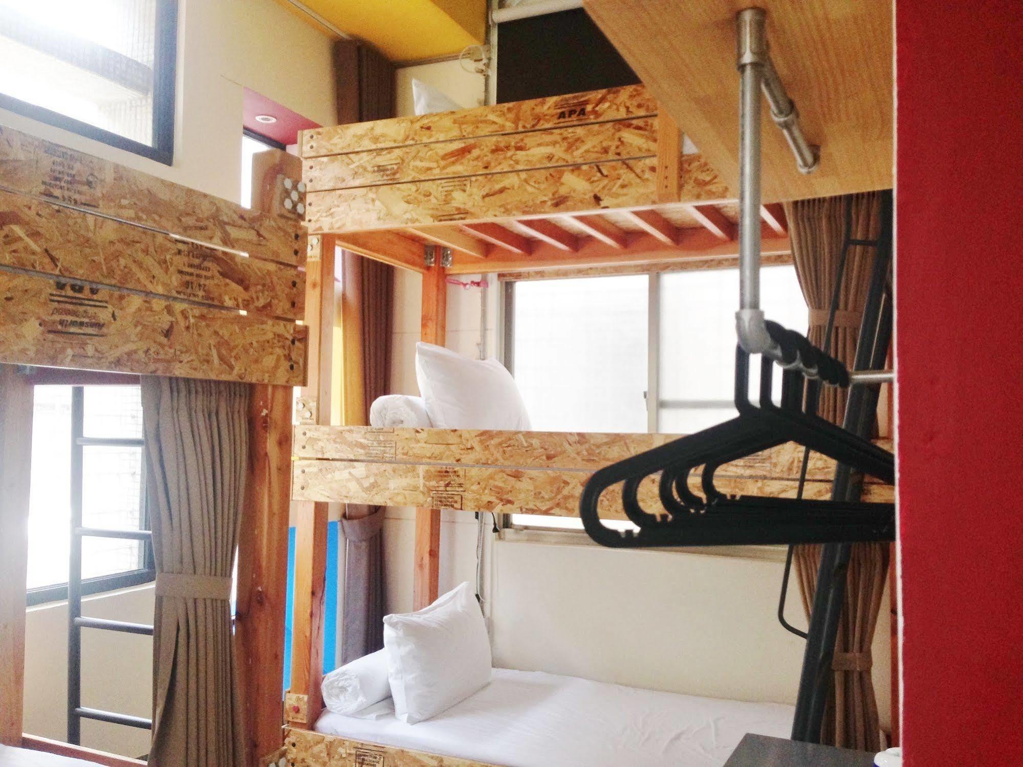 With Inn Hostel Kaohsiung Eksteriør billede
