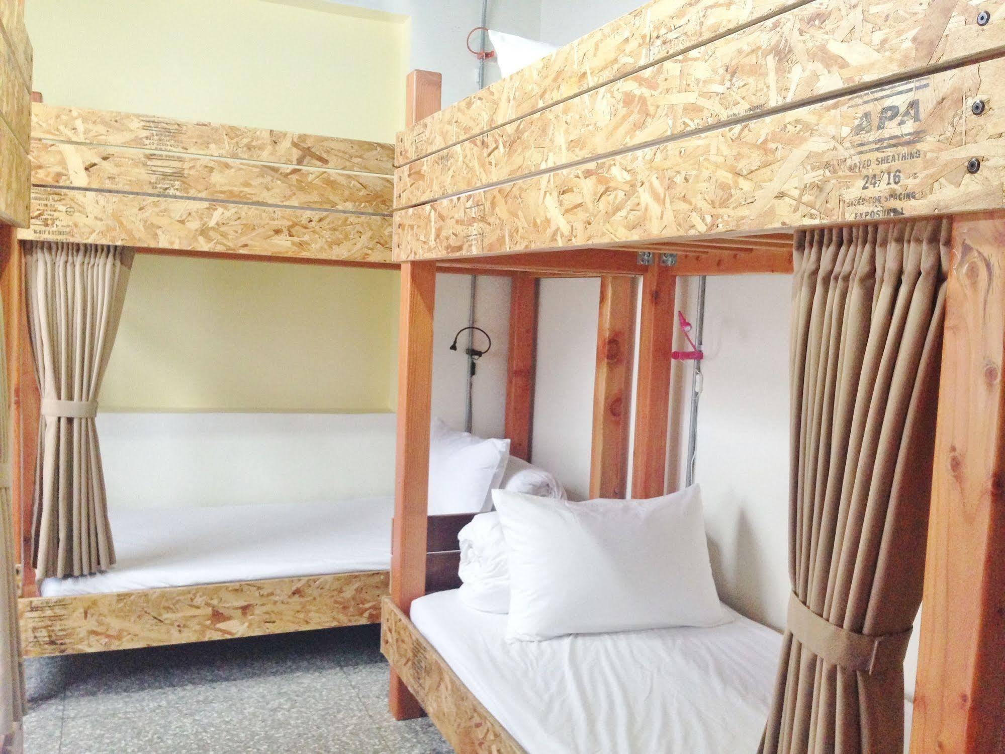 With Inn Hostel Kaohsiung Eksteriør billede
