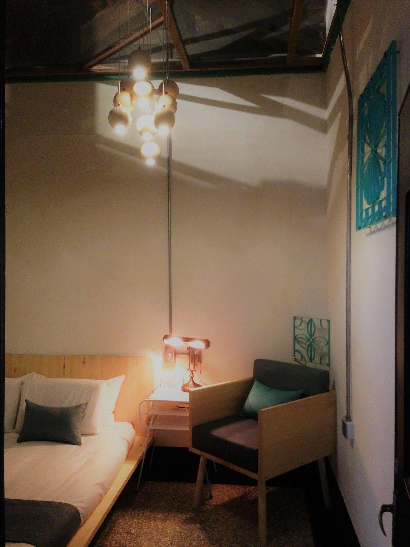 With Inn Hostel Kaohsiung Eksteriør billede