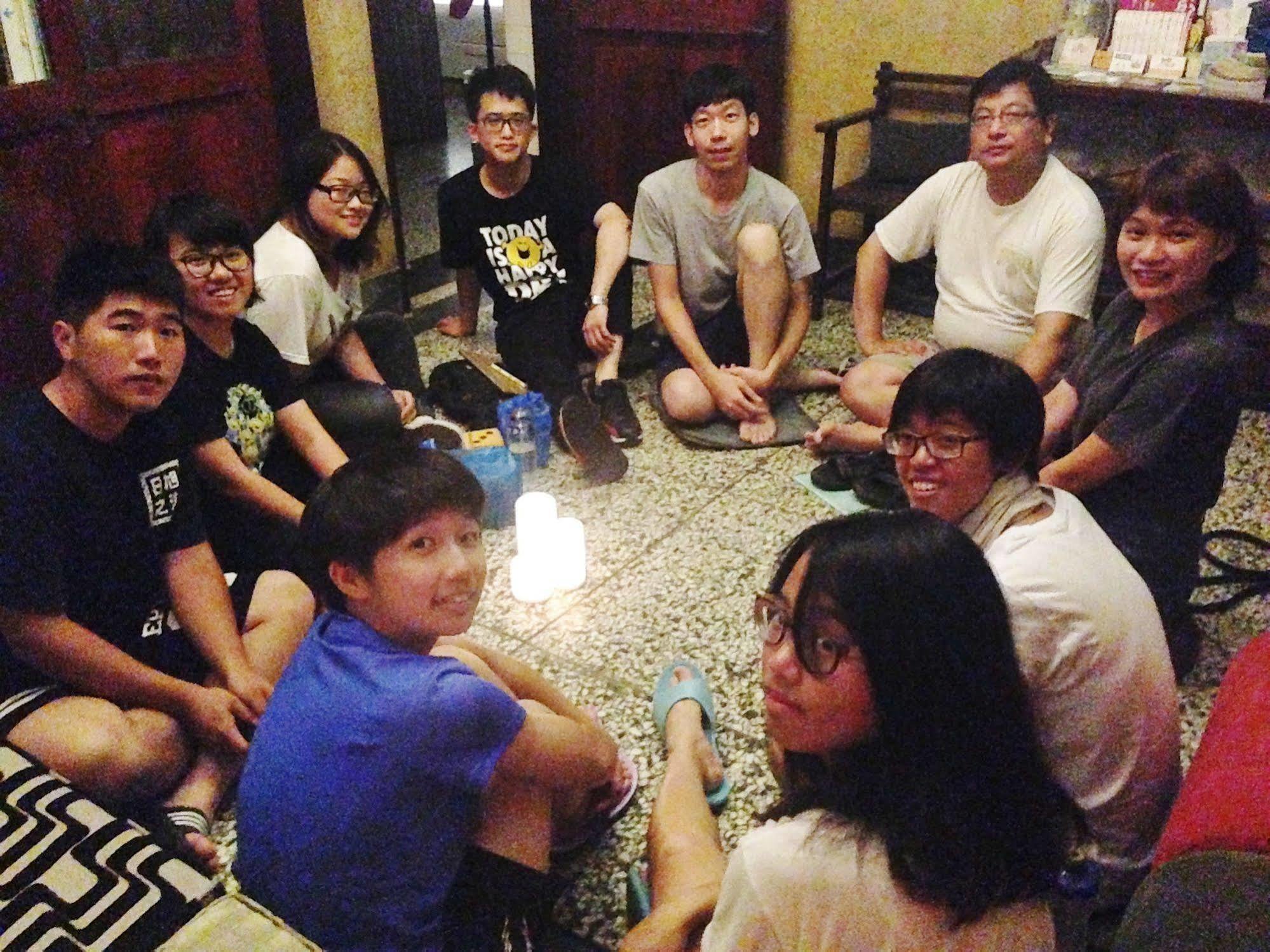 With Inn Hostel Kaohsiung Eksteriør billede